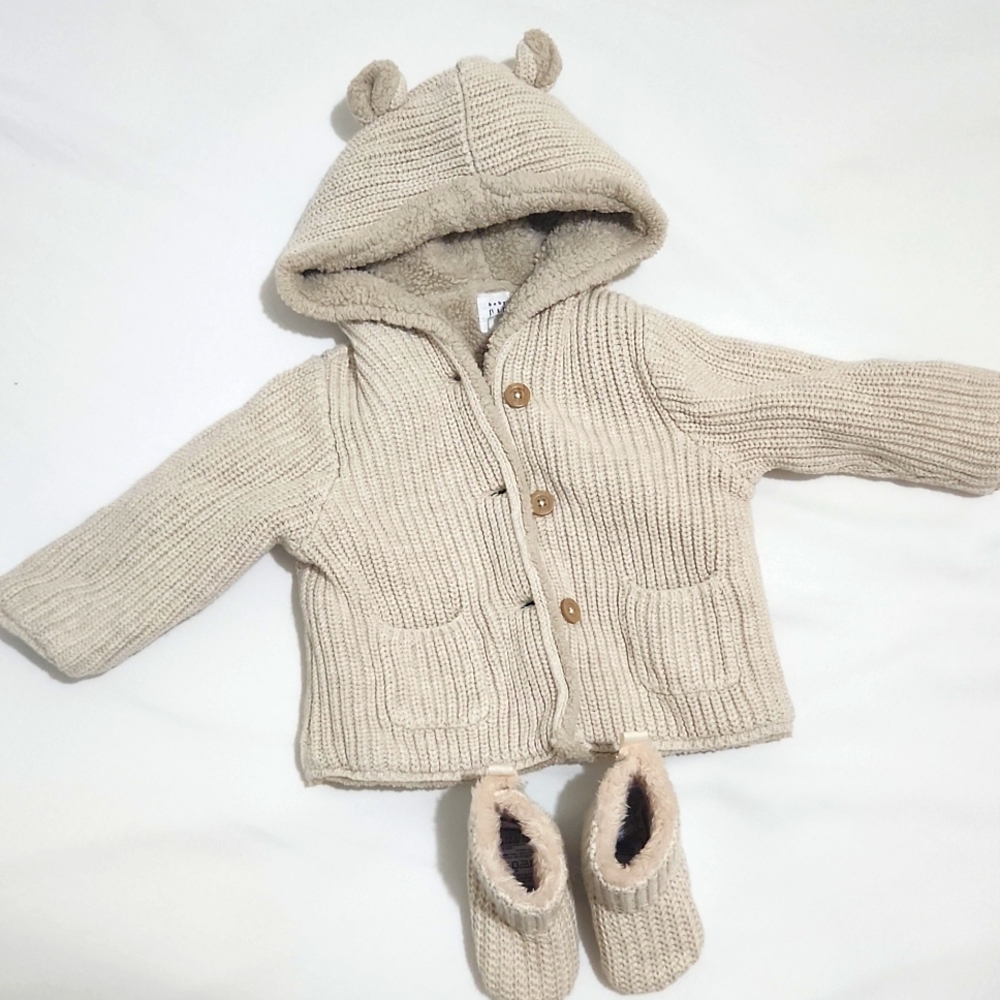 Sweater with matching shoes